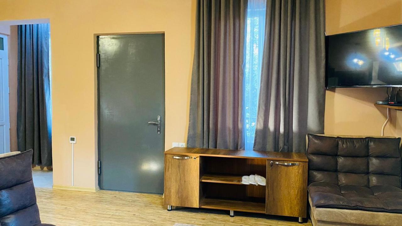 Lela Guest House 메스티아 외부 사진